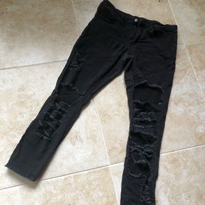 Forever 21 Women’s Distressed Black Jeans Size: 30